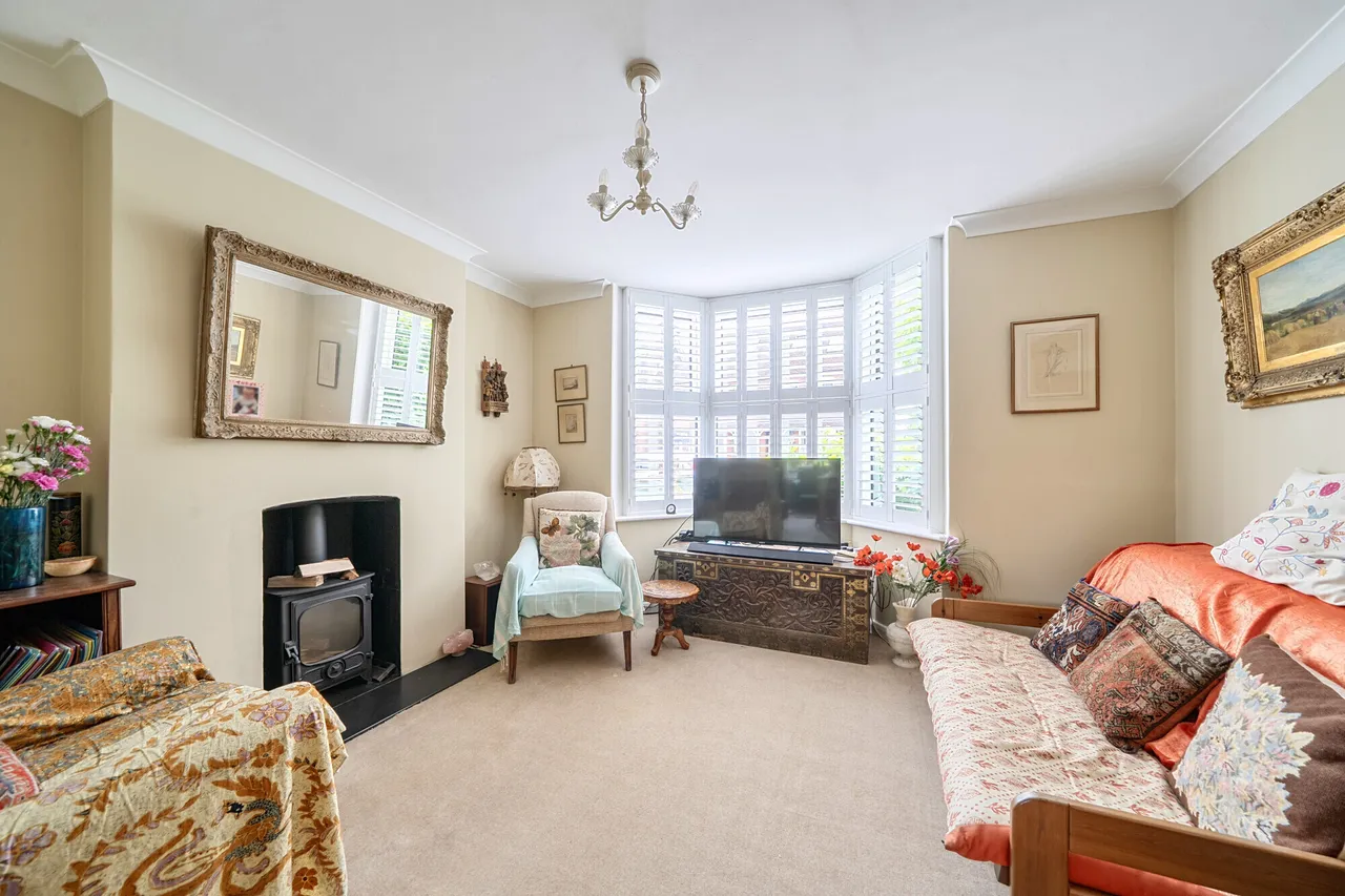Swindon Road, Horsham, RH12, photo 2
