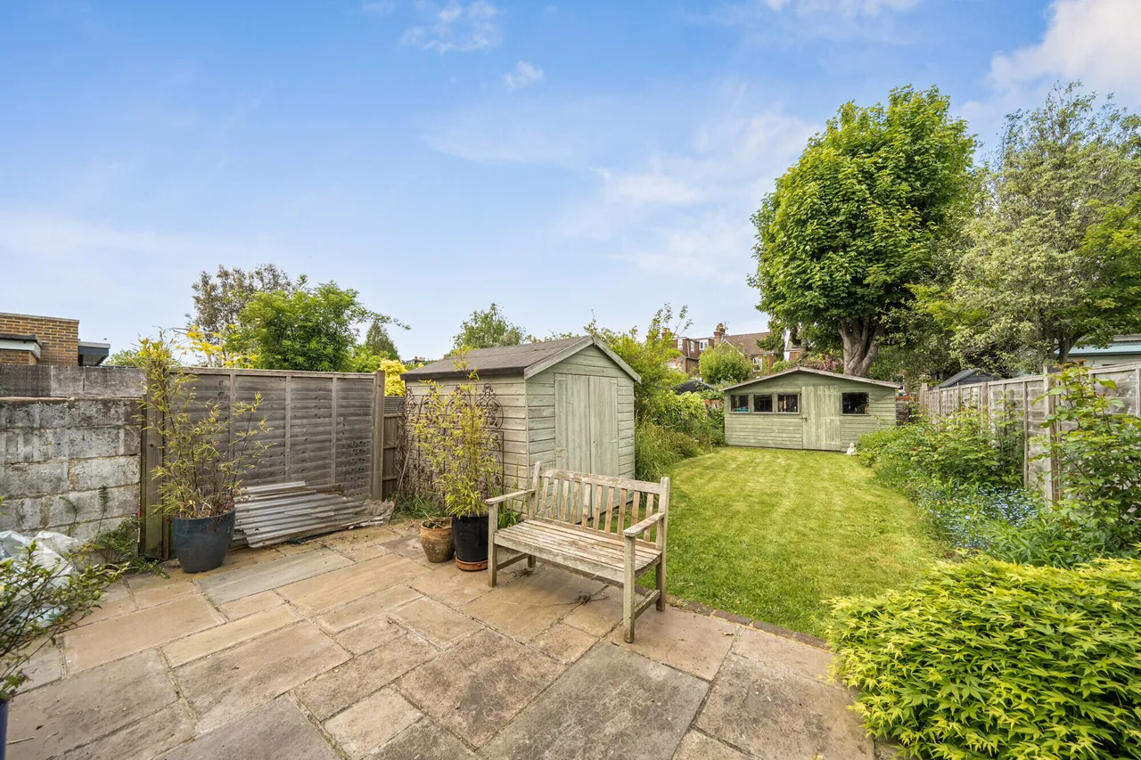 Swindon Road, Horsham, RH12, photo 7