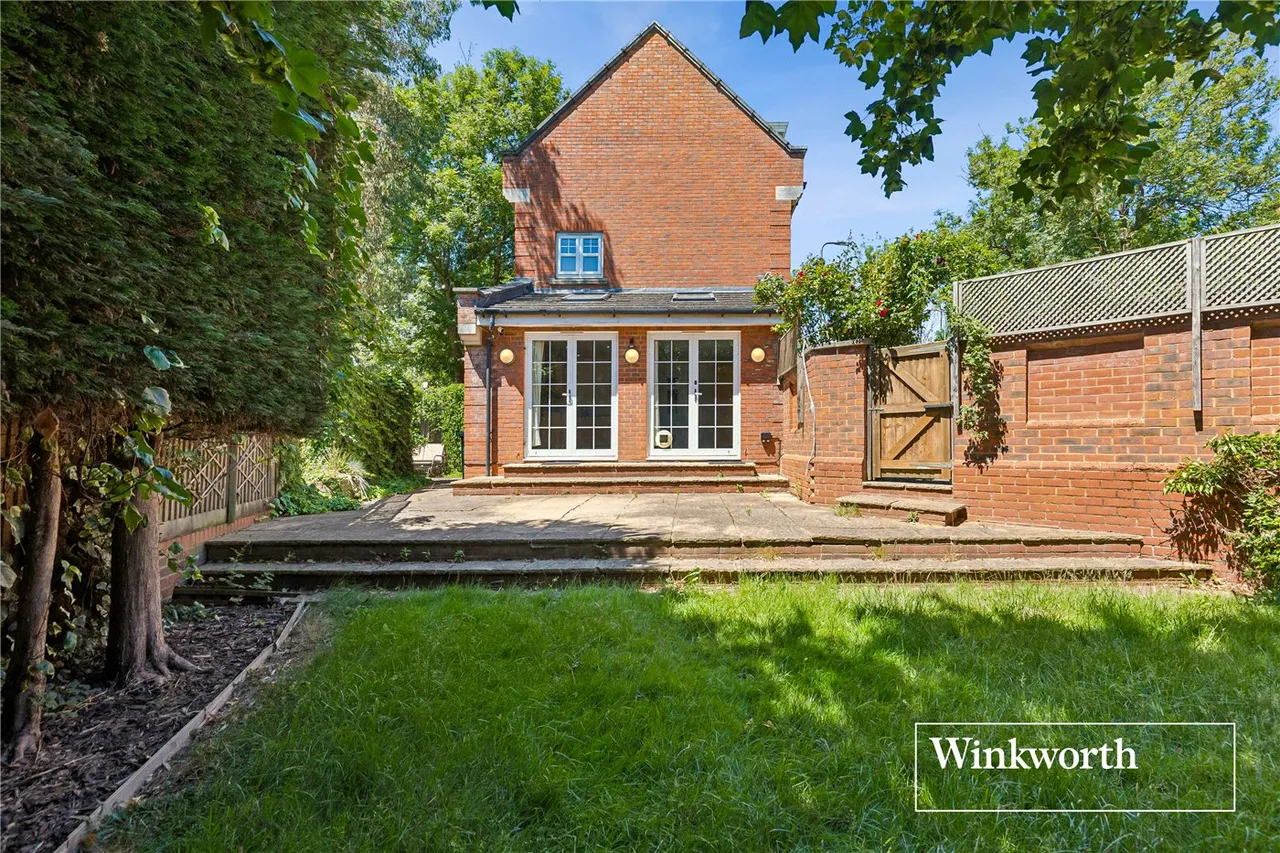 Tavistock Avenue, Mill Hill East, NW7, photo 11
