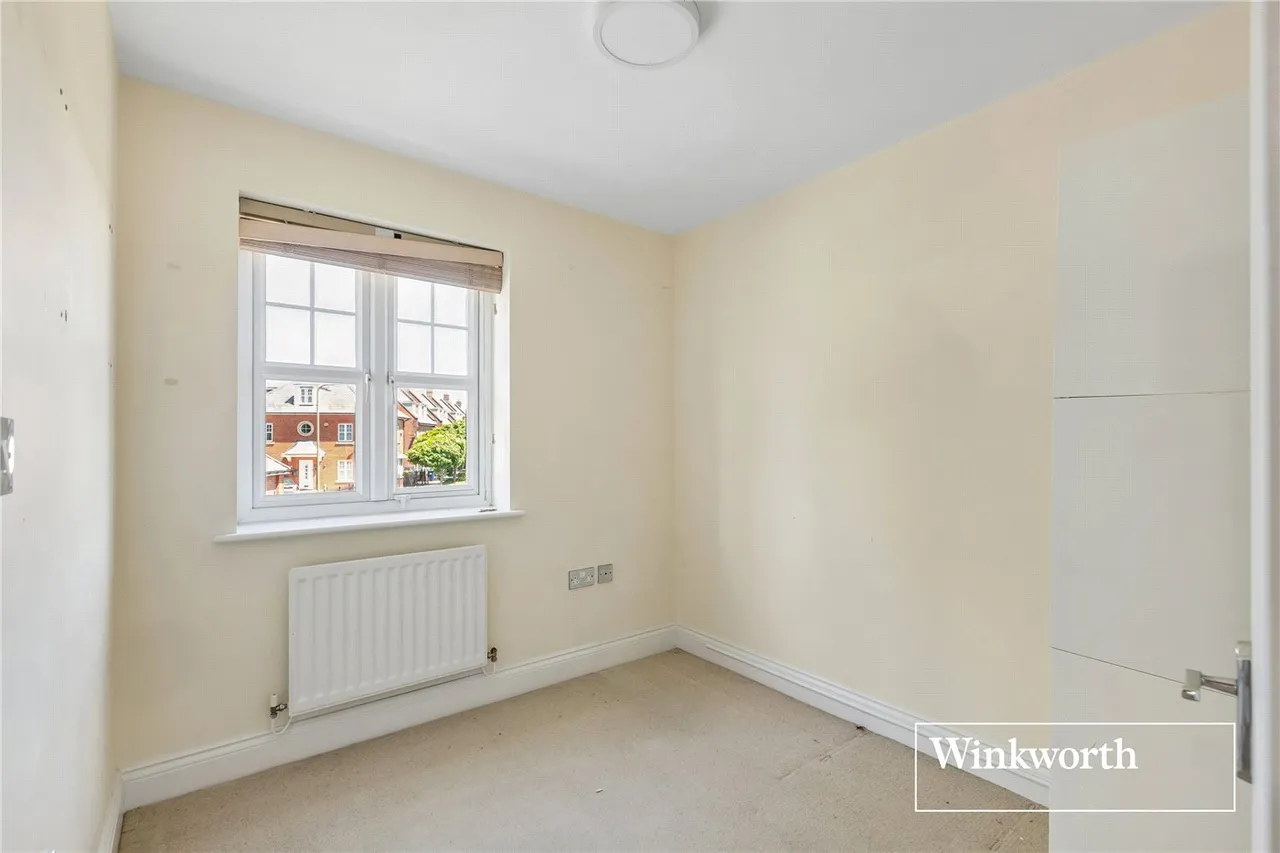 Tavistock Avenue, Mill Hill East, NW7, photo 15