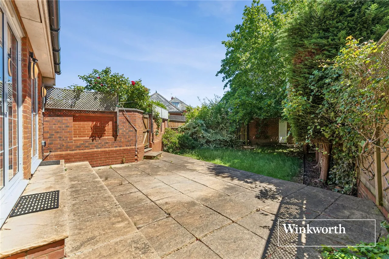 Tavistock Avenue, Mill Hill East, NW7, photo 18