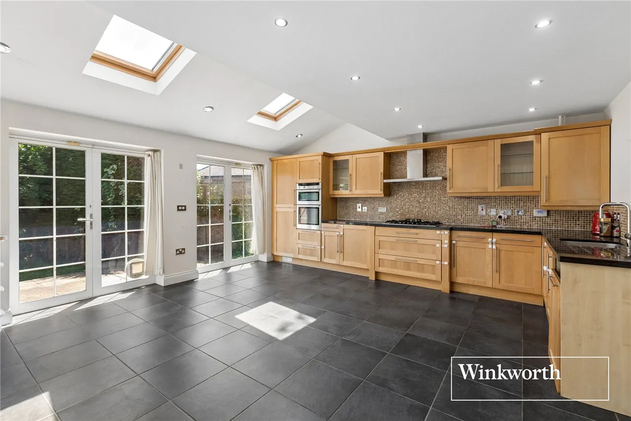 Tavistock Avenue, Mill Hill East, NW7, photo 4