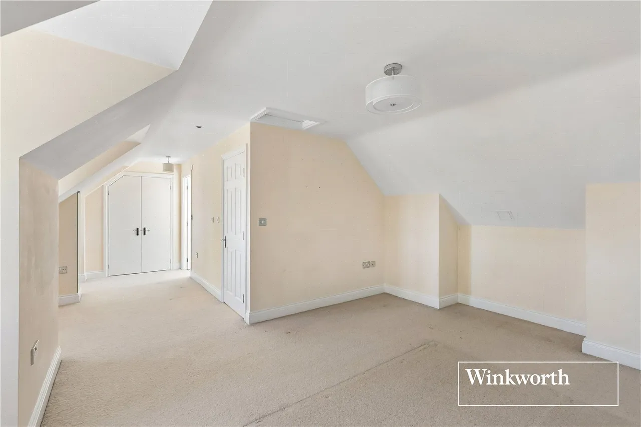Tavistock Avenue, Mill Hill East, NW7, photo 9