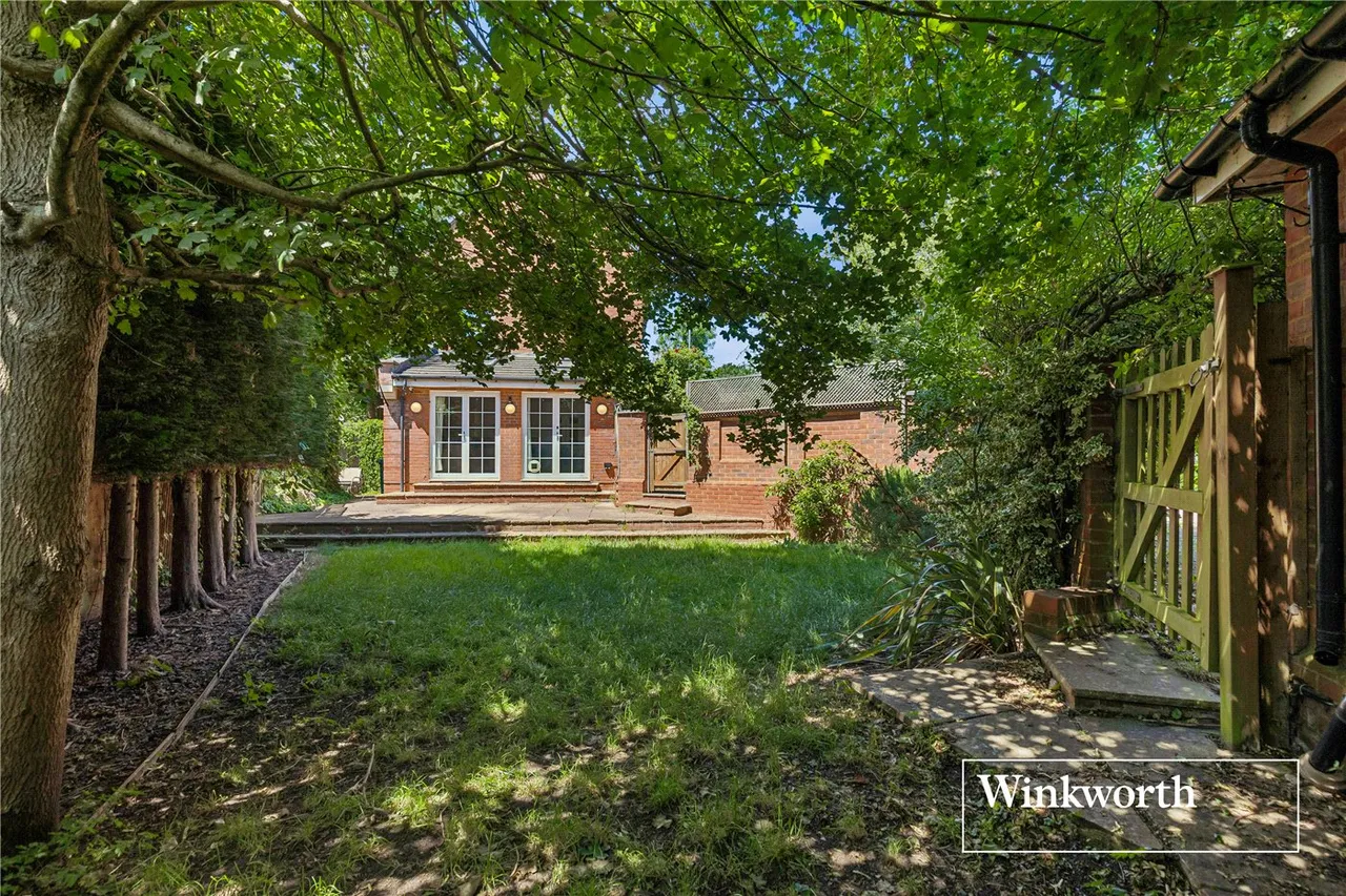 Tavistock Avenue, Mill Hill East, NW7, photo 20