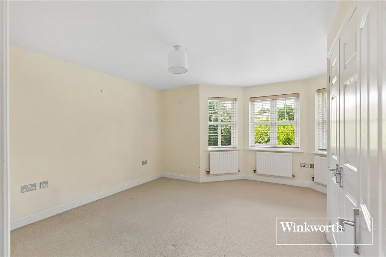 Tavistock Avenue, Mill Hill East, NW7, photo 14