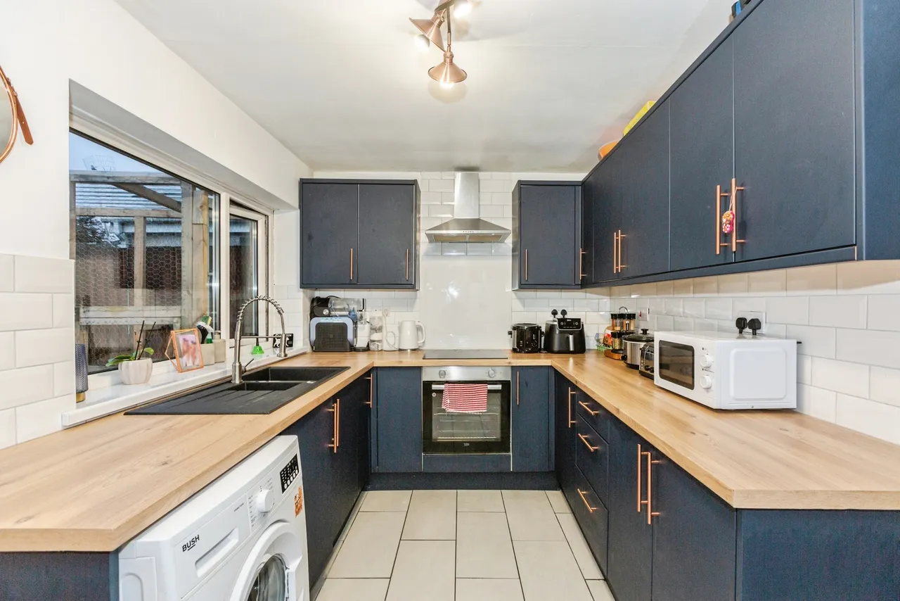 2 bed house for sale — Carmarthen Road, Swansea