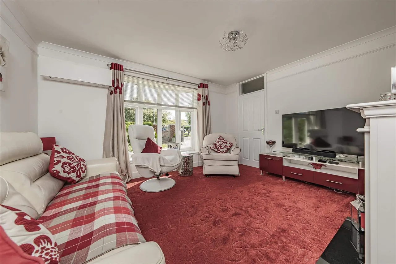 Princess Avenue, Windsor, SL4 3LX, photo 4