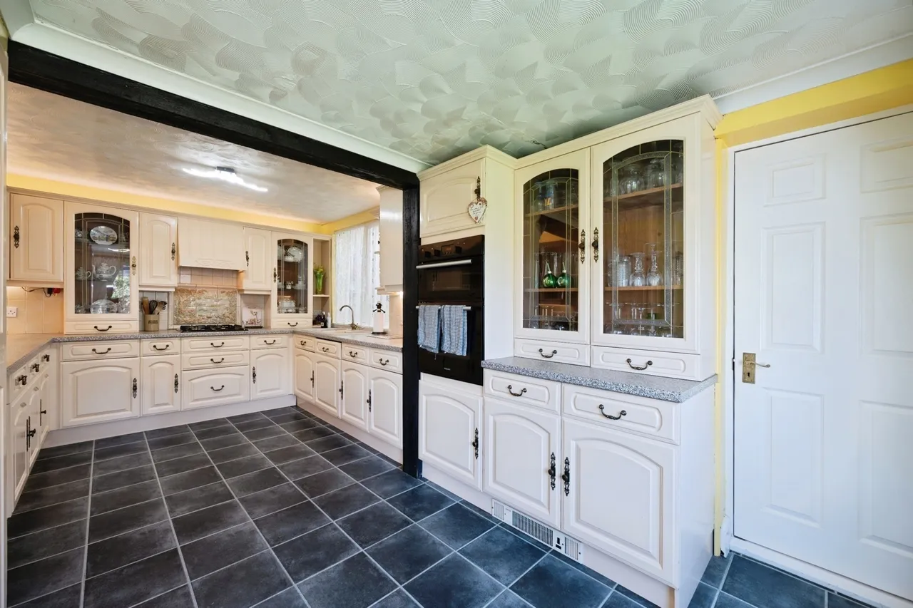 Haslemere Gardens, Hayling Island, PO11, photo 7