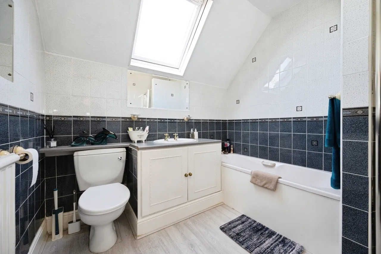 Haslemere Gardens, Hayling Island, PO11, photo 12