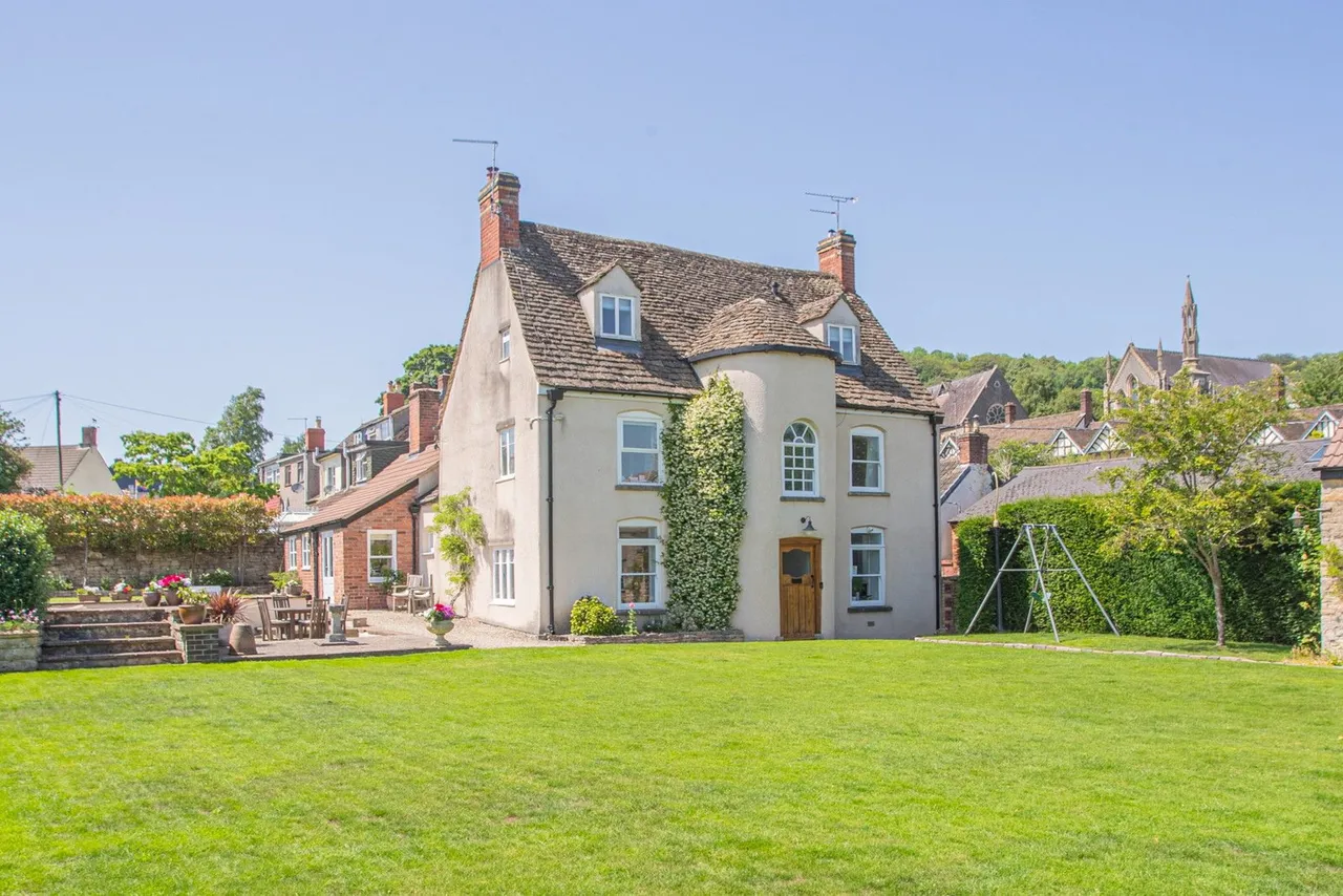 6 bed house for sale, Old Town, Wotton-under-Edge