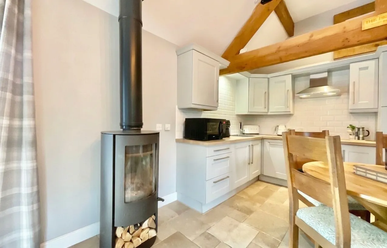 Farrow Barn, Grindley, ST18, photo 12
