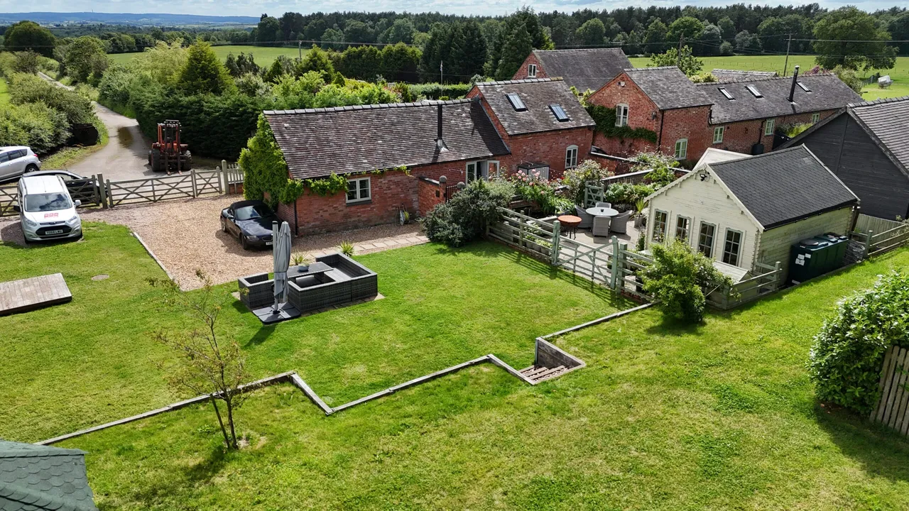 Farrow Barn, Grindley, ST18, photo 21