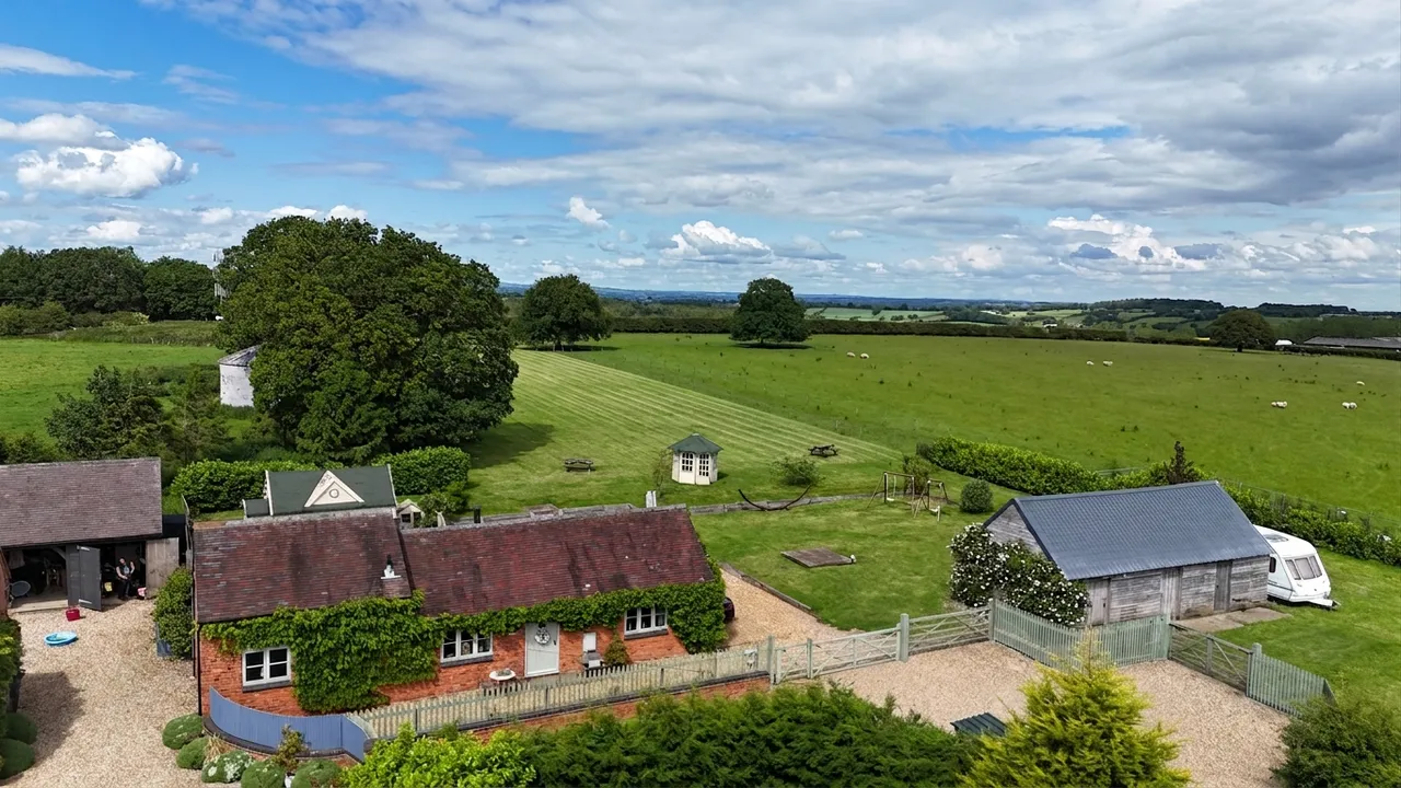Farrow Barn, Grindley, ST18, photo 19