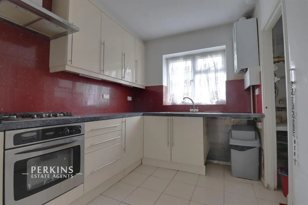 Hillary Road, Southall, UB2, photo 2