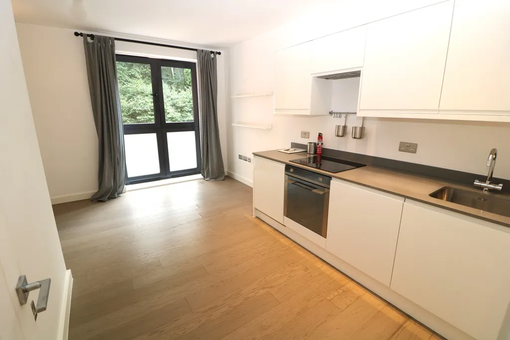 1 bed flat to rent, Lincoln Road, Dorking, RH4
