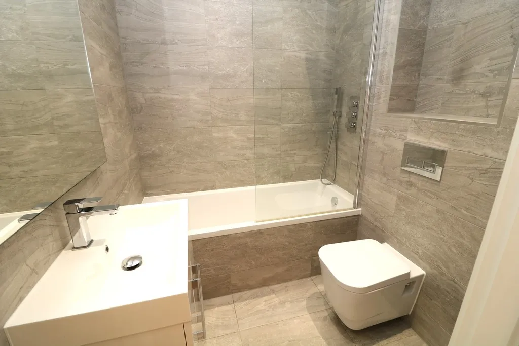 Lincoln Road, Dorking, RH4, photo 6