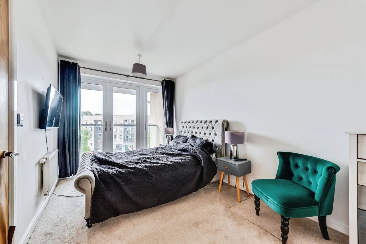 Tunnicliffe Close, Swindon, SN3, photo 9