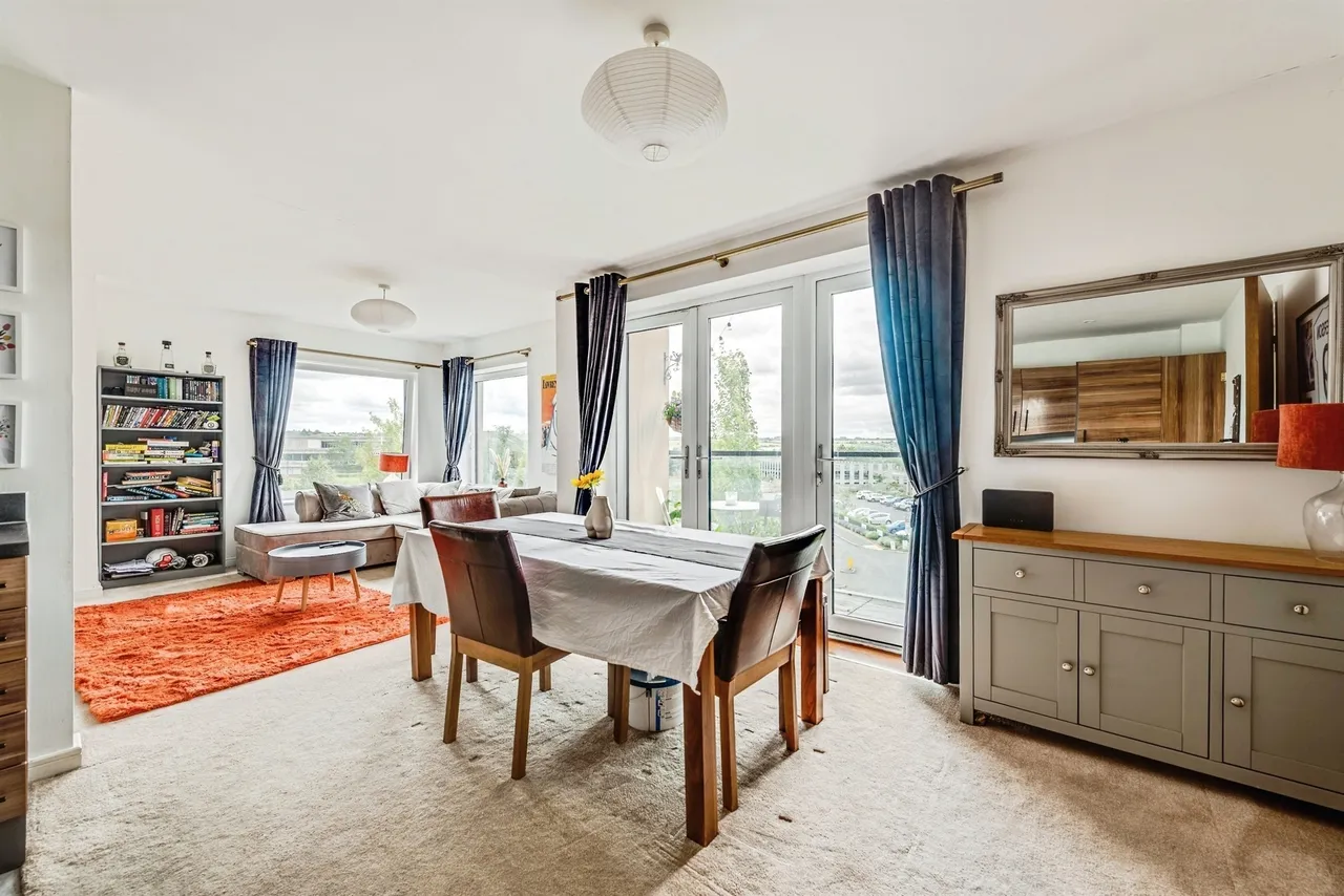 Tunnicliffe Close, Swindon, SN3, photo 6