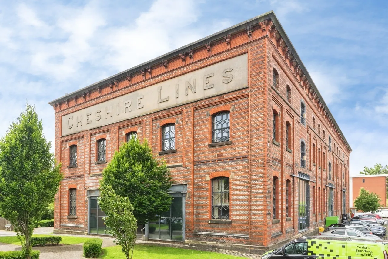 2 bed flat for sale, Central Way, Warrington, WA2