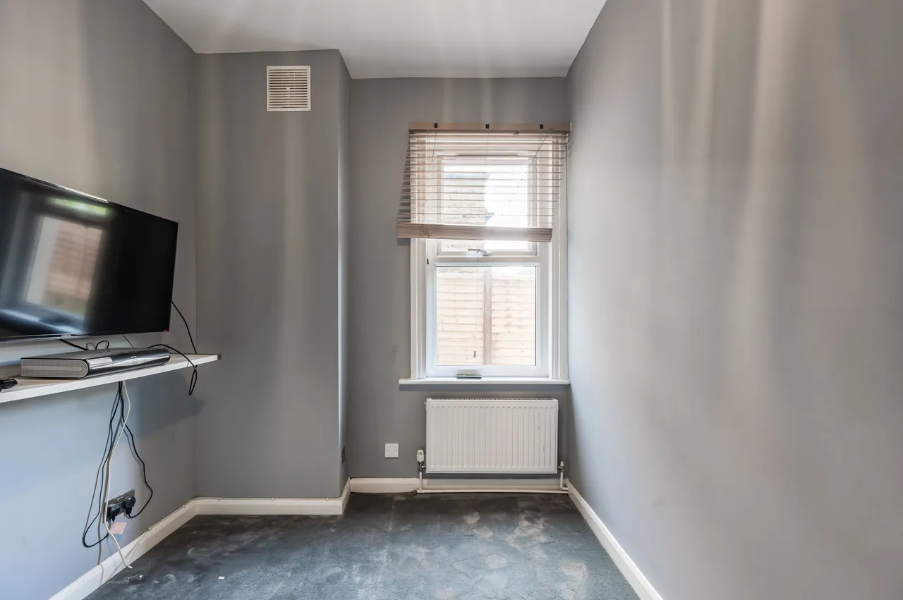 141 Blackshaw Road, London, photo 4