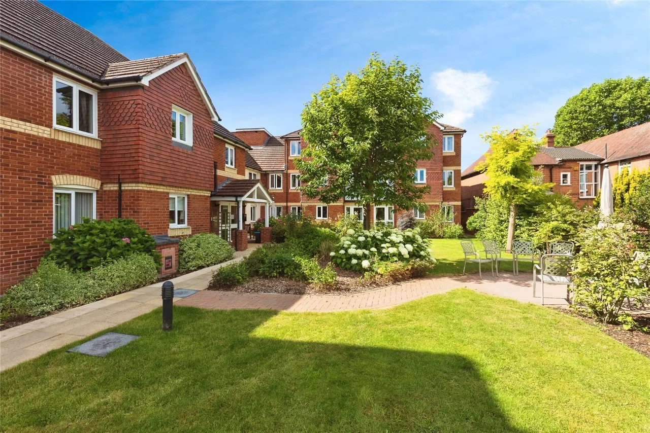 1 bed flat for sale — Hamlet Lodge, Heathville Road, Gloucester, Gloucestershire, GL1