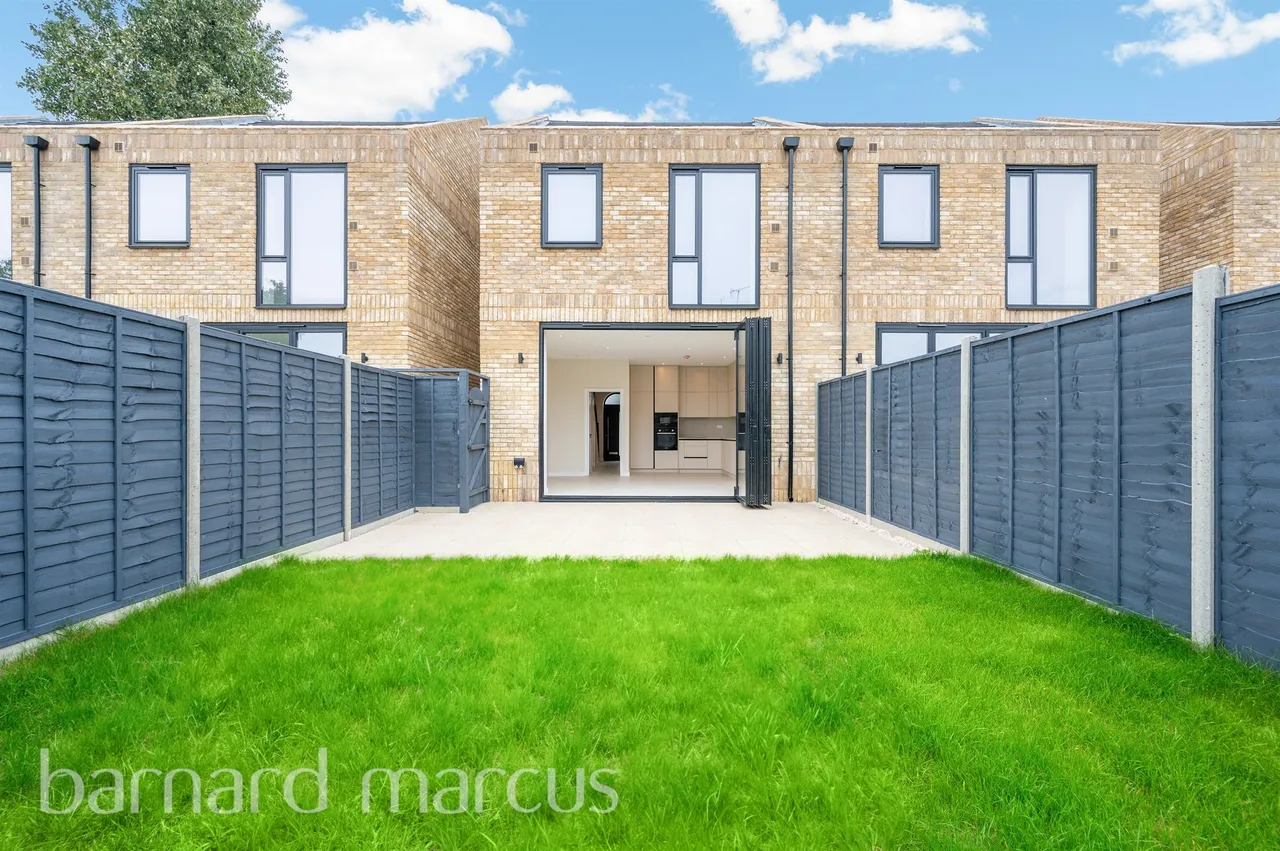 Hidden Villas, Bedfont Lane, Feltham, photo 10