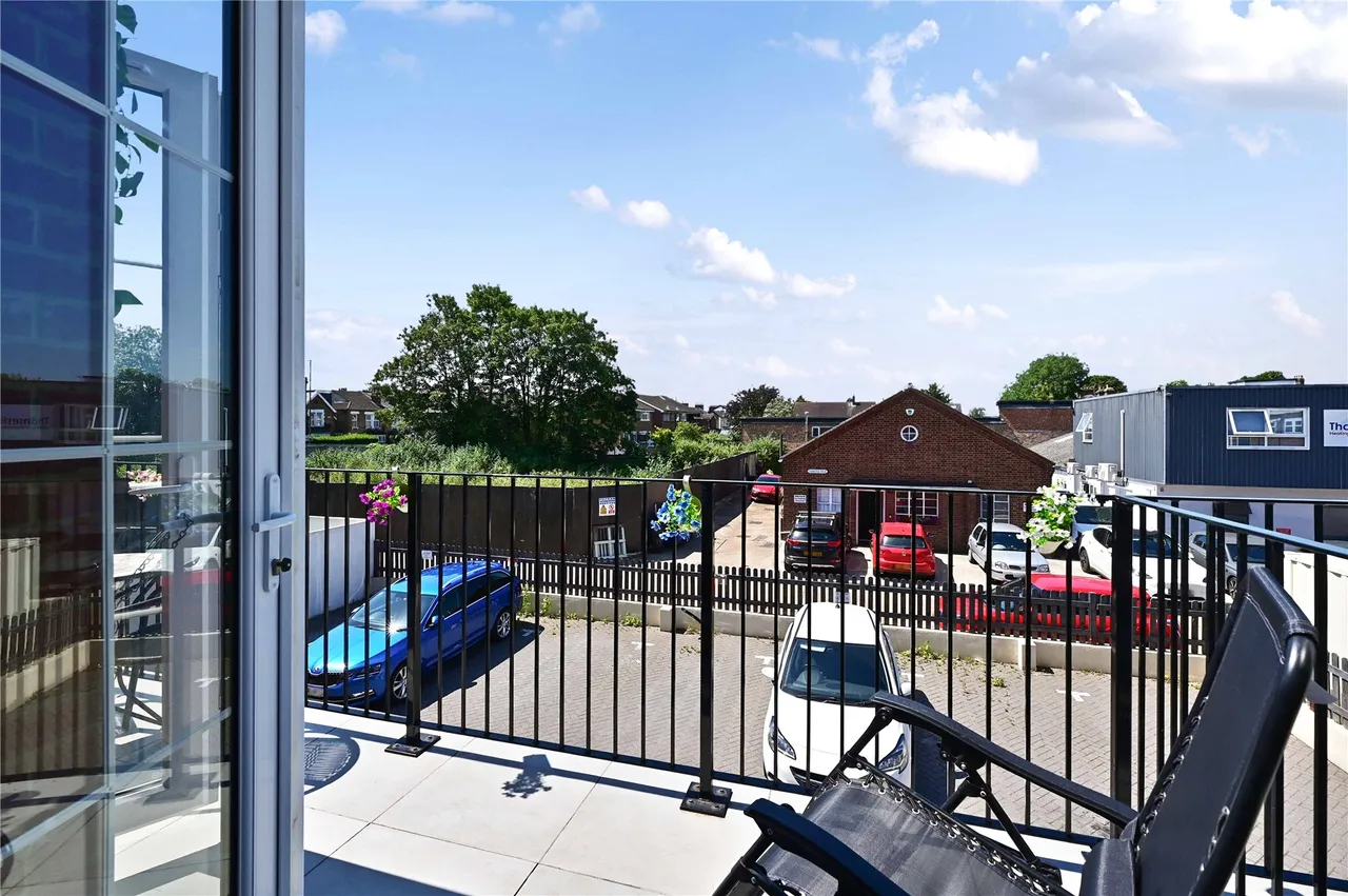 Drake Avenue, Staines, TW18, photo 10