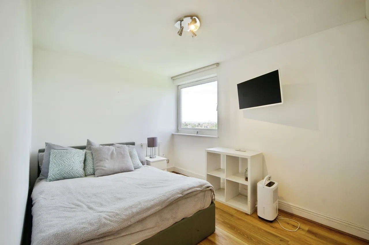 Belgrave Road, London, E11, photo 15