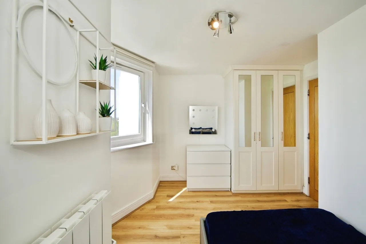 Belgrave Road, London, E11, photo 13
