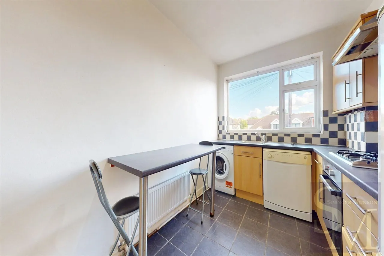 Priory Road, Loughton, IG10, photo 7