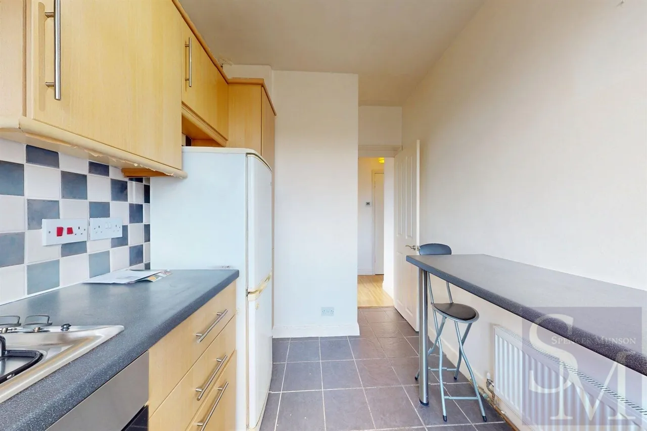 Priory Road, Loughton, IG10, photo 8