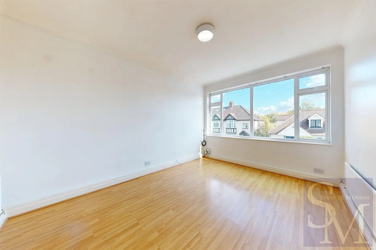 Priory Road, Loughton, IG10, photo 4