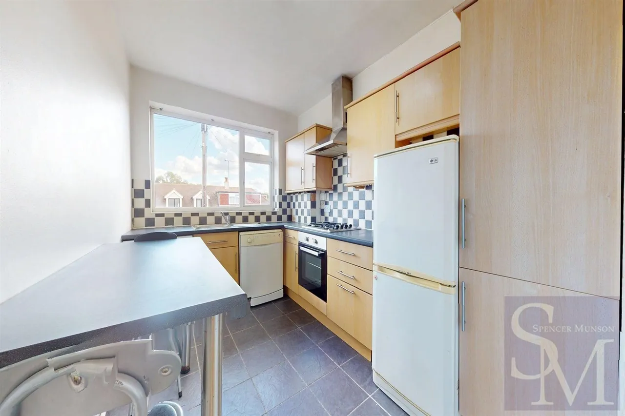 Priory Road, Loughton, IG10, photo 9