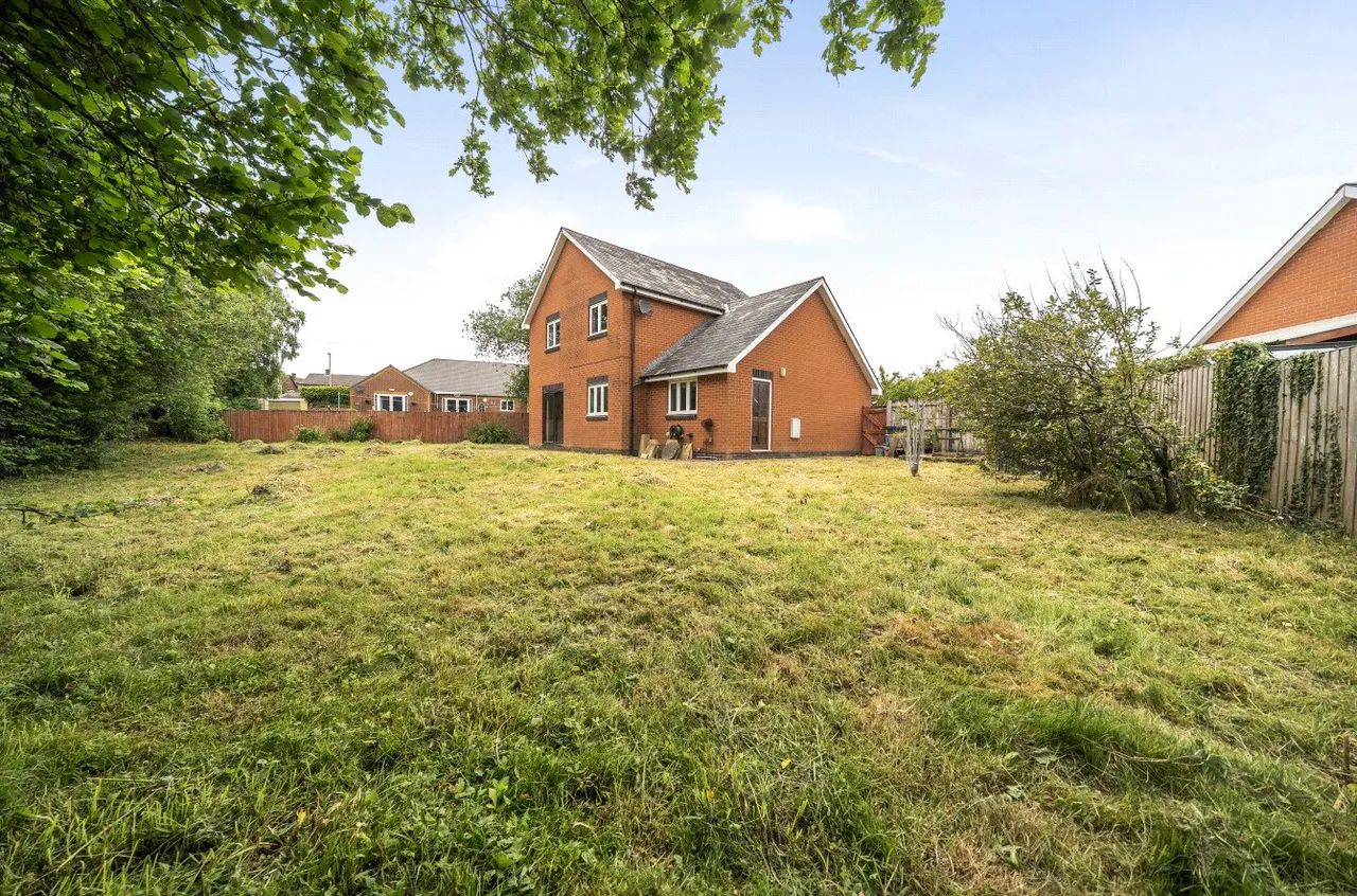 Badgers Green, Crossgates, Llandrindod Wells, Powys, LD1 6RJ, photo 18