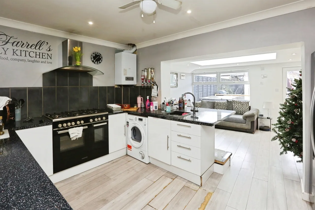 Grange Crescent, Gosport, PO12, photo 5