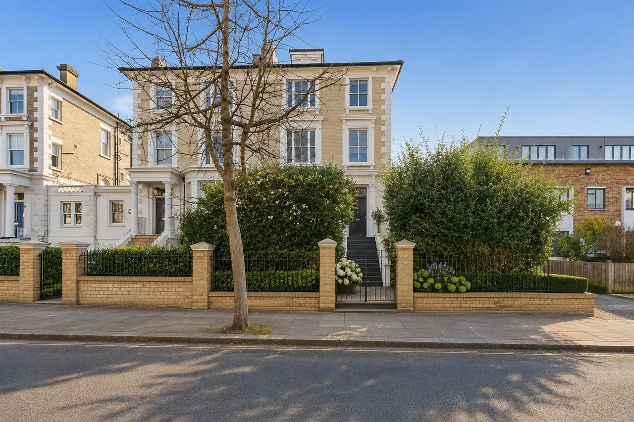 Upper Park Road. Belsize Park, London NW3 2UP, photo 3