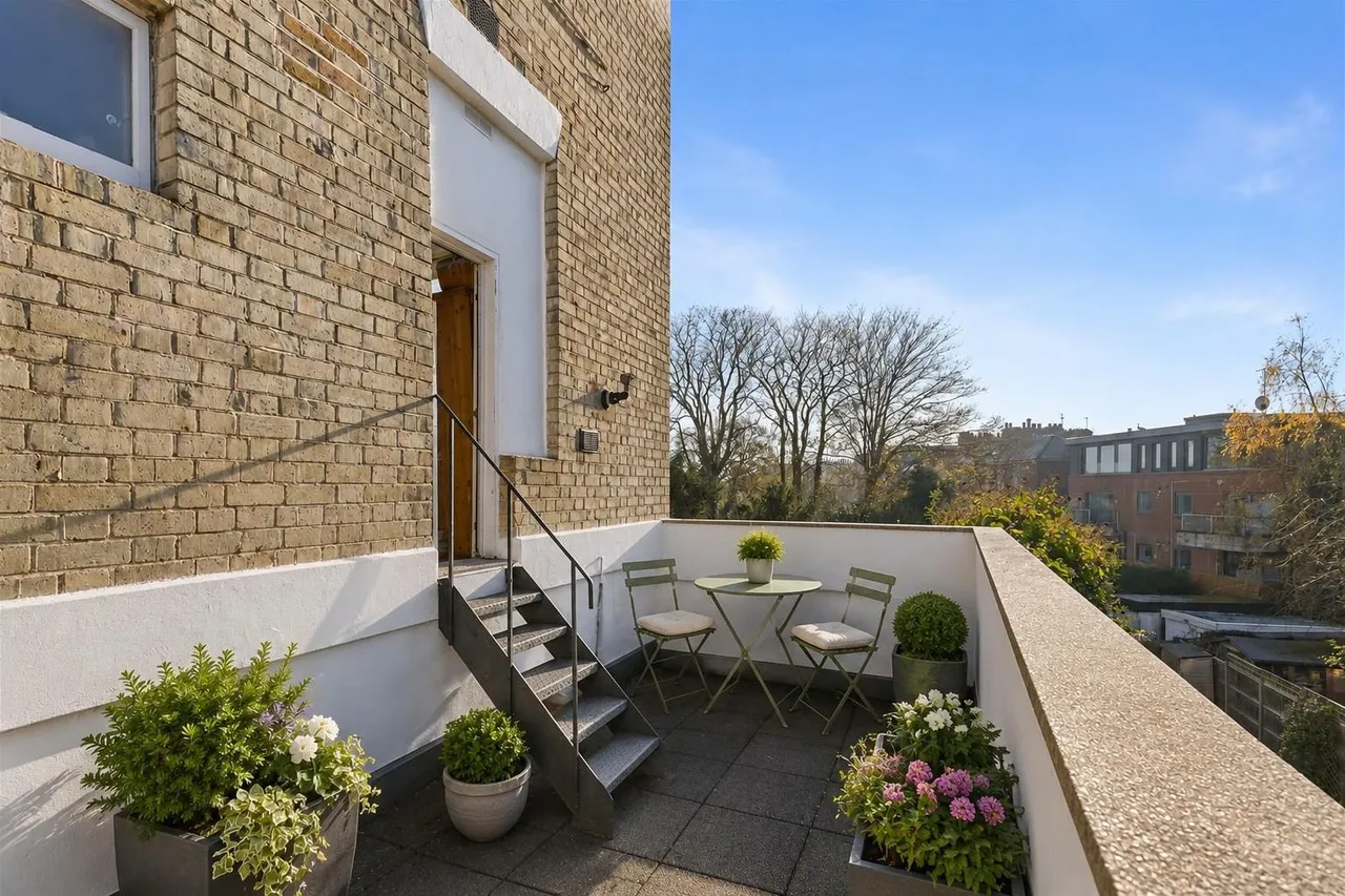Upper Park Road. Belsize Park, London NW3 2UP, photo 2