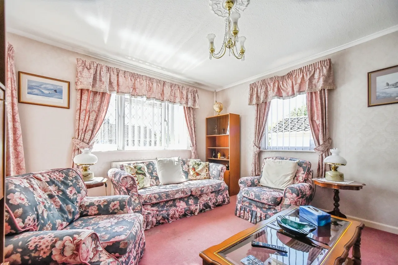 Bishopdown Road, Salisbury, photo 4