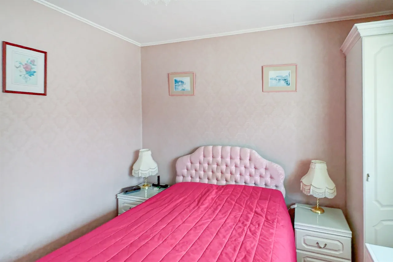 Bishopdown Road, Salisbury, photo 11