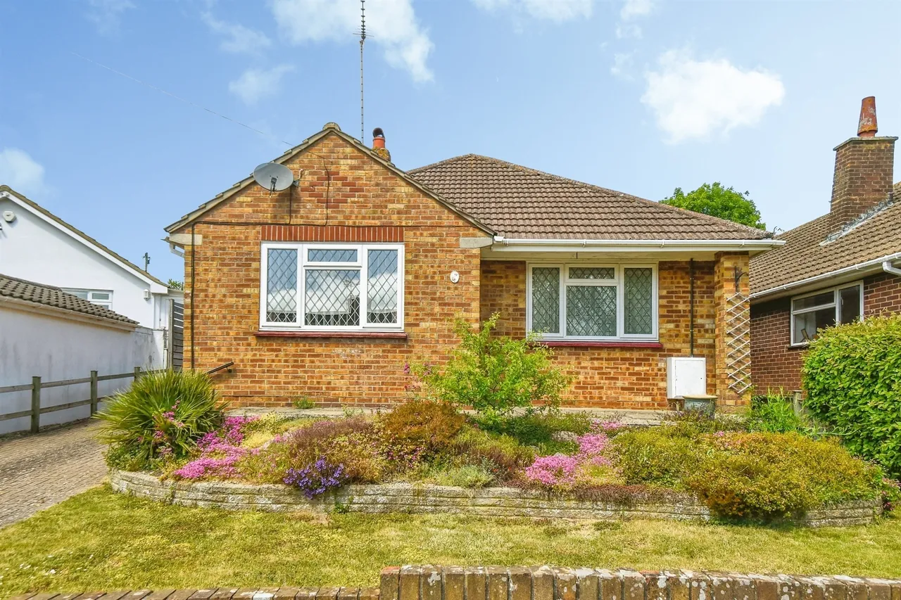 Bishopdown Road, Salisbury, photo 12