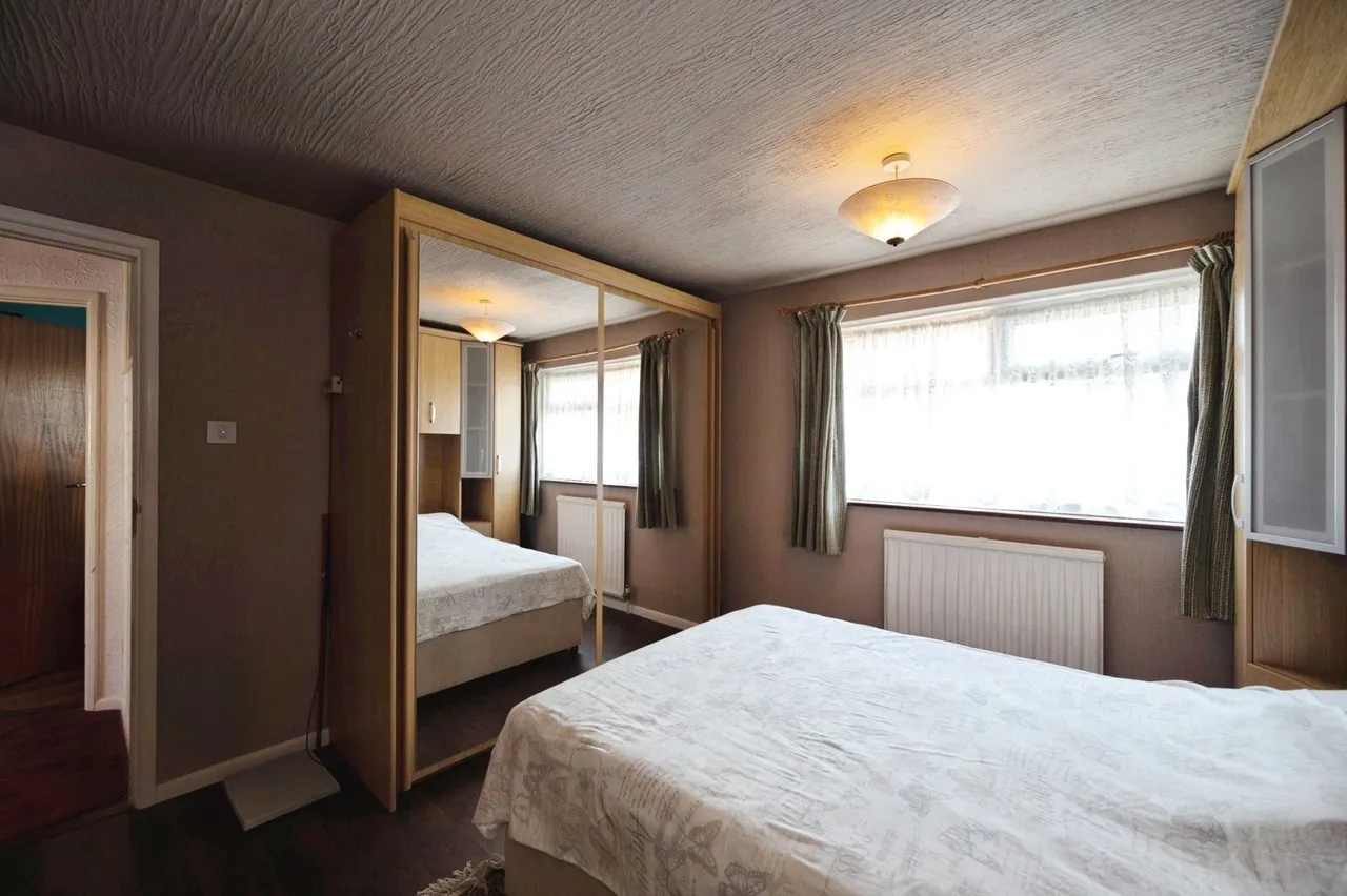 Seaway Crescent, Southsea, PO4, photo 11
