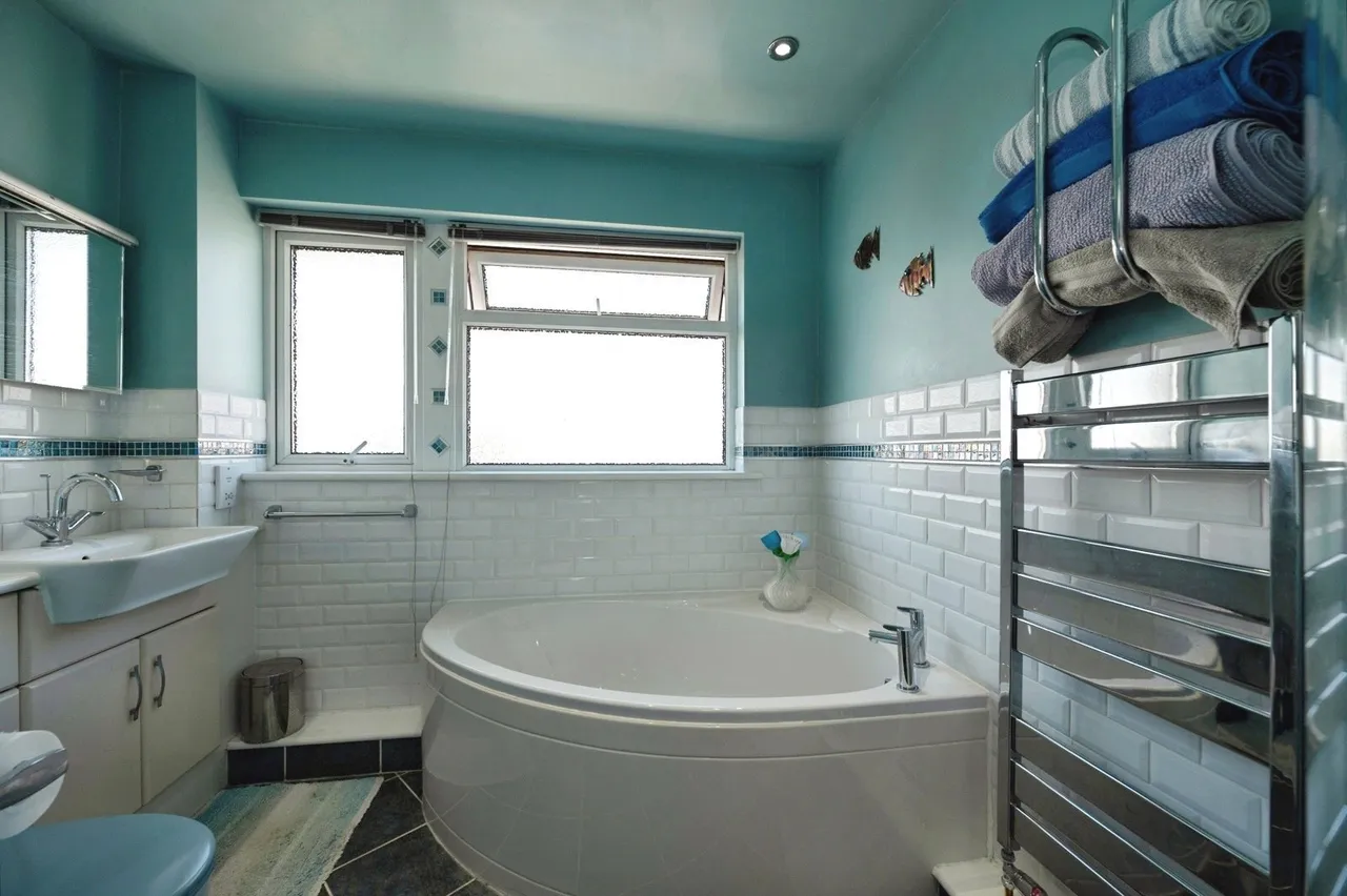 Seaway Crescent, Southsea, PO4, photo 12