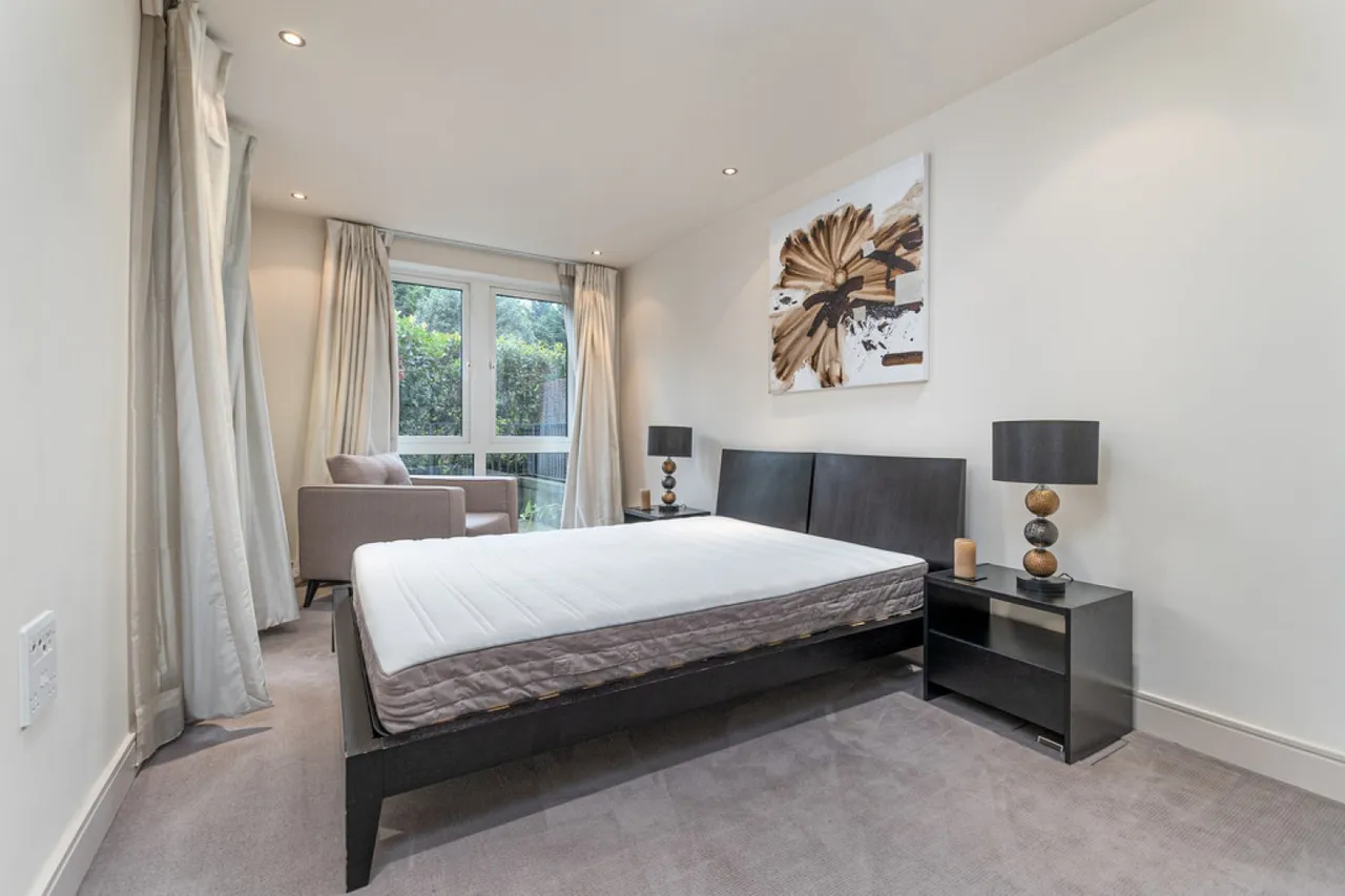 Doulton House, Chelsea Creek, SW6, photo 10