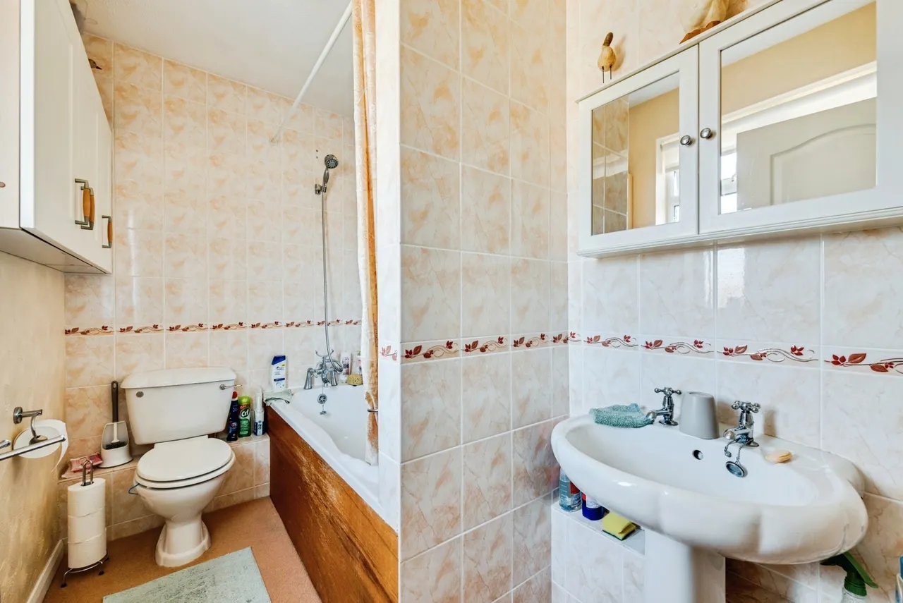 Moredon Road, Swindon, Wiltshire, SN25, photo 7