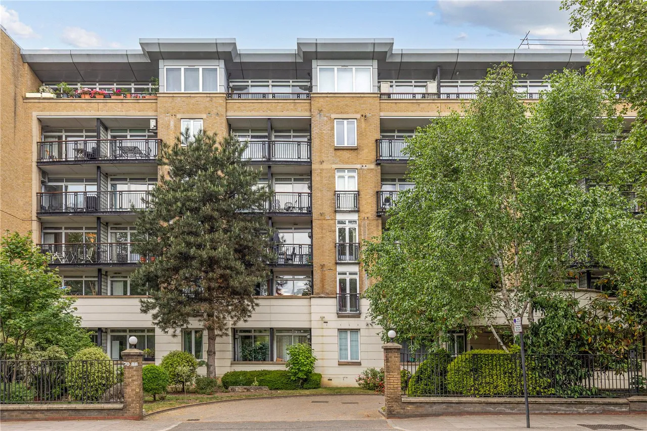 Pentonville Road, London, N1, photo 10