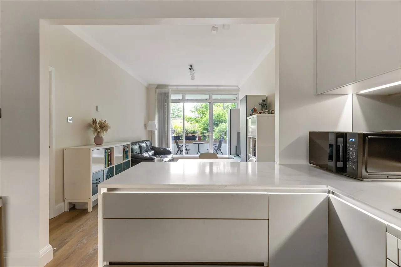 Pentonville Road, London, N1, photo 12