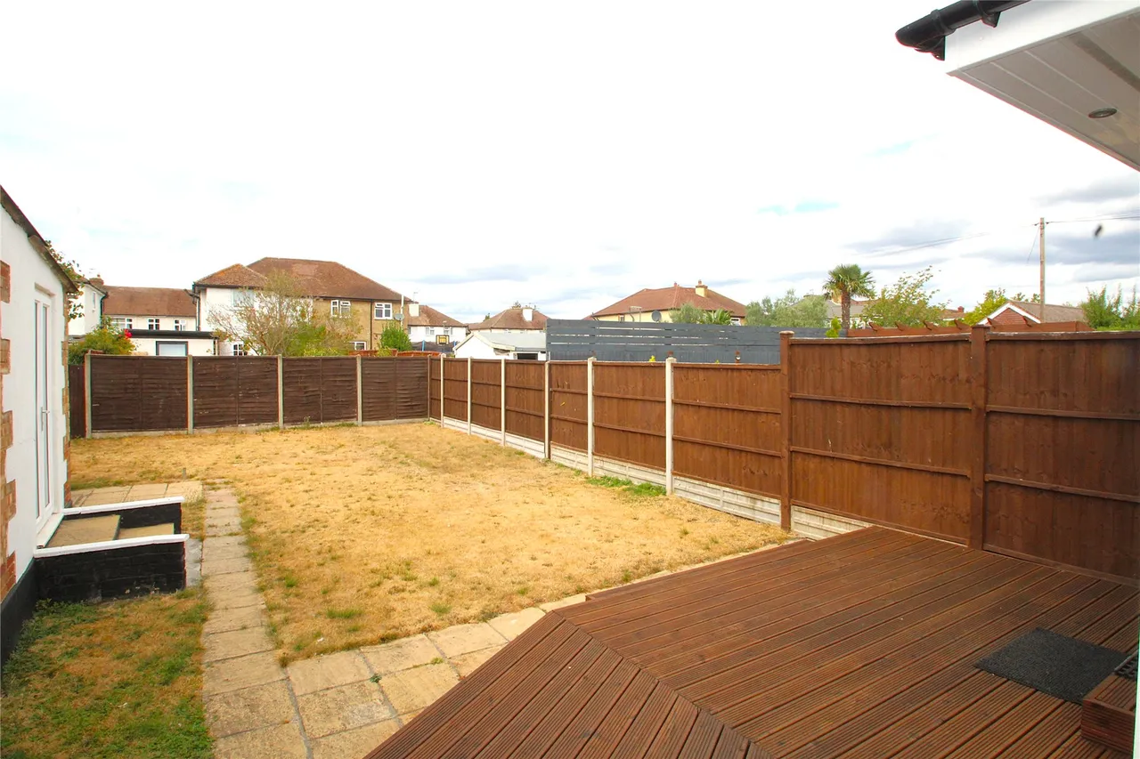 Second Avenue, Walton On Thames, KT12, photo 18