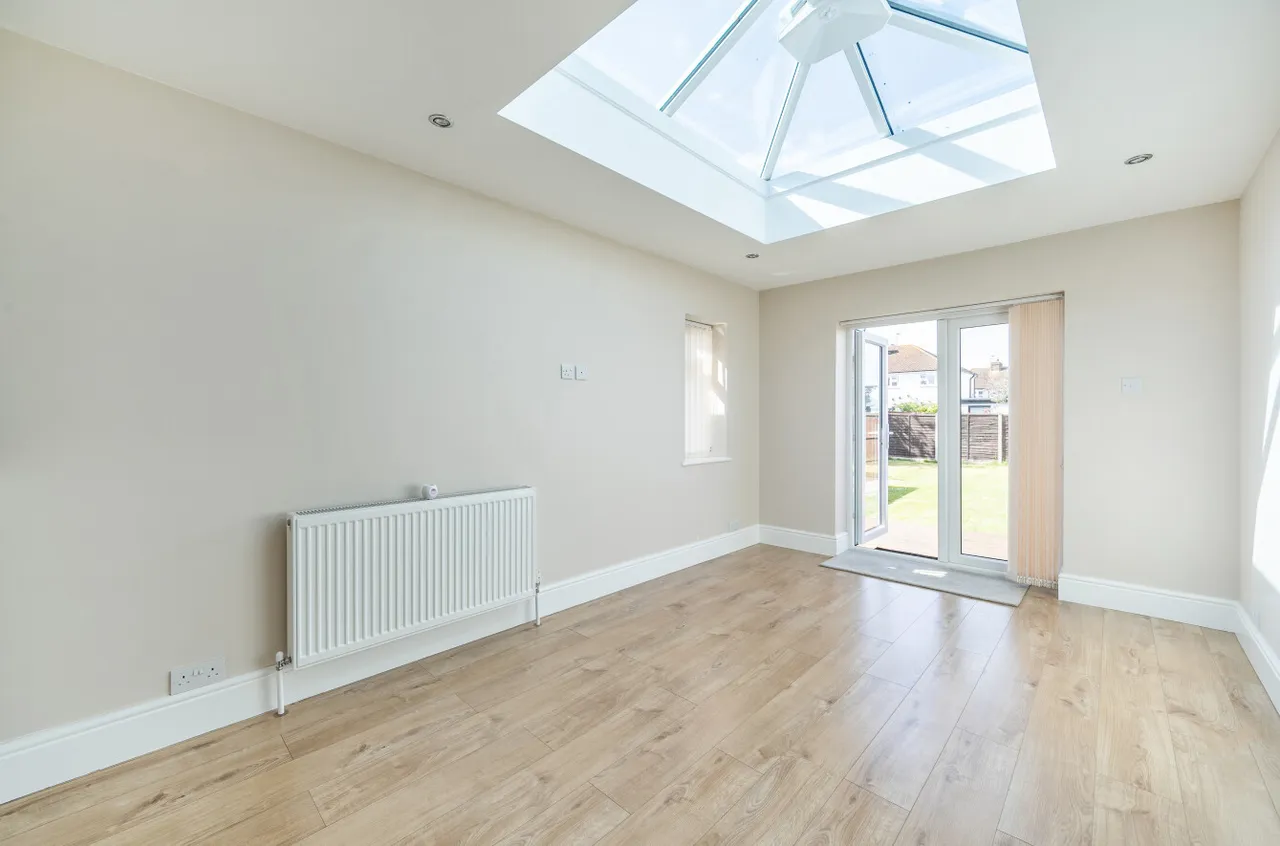 Second Avenue, Walton On Thames, KT12, photo 4