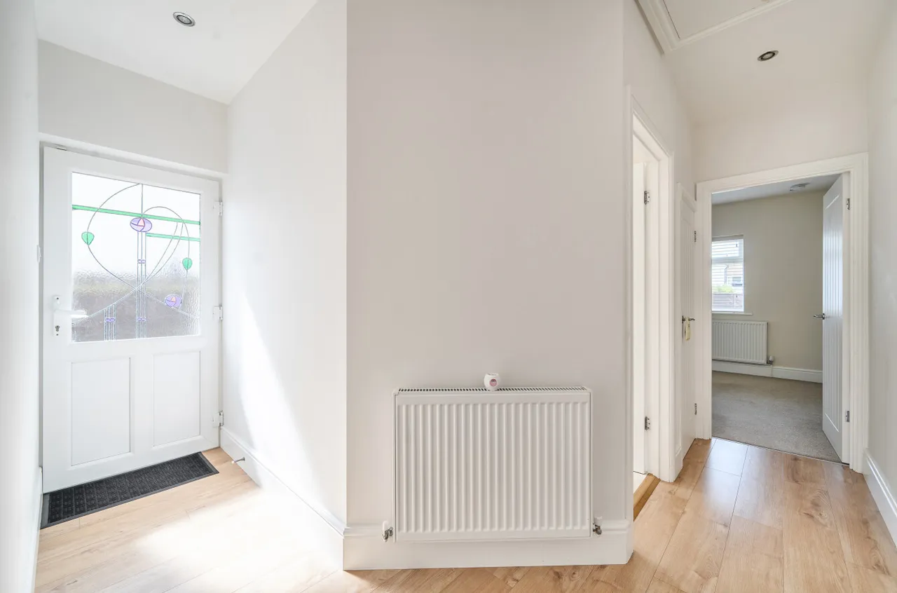 Second Avenue, Walton On Thames, KT12, photo 5