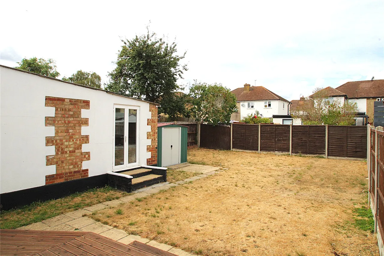 Second Avenue, Walton On Thames, KT12, photo 19
